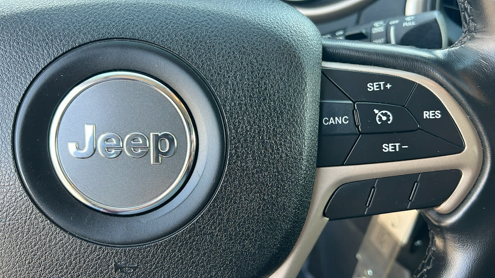 Thumbnail: 2015 Jeep Cherokee - 20