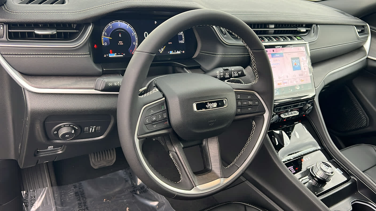 Thumbnail: 2025 Jeep Grand Cherokee - 10