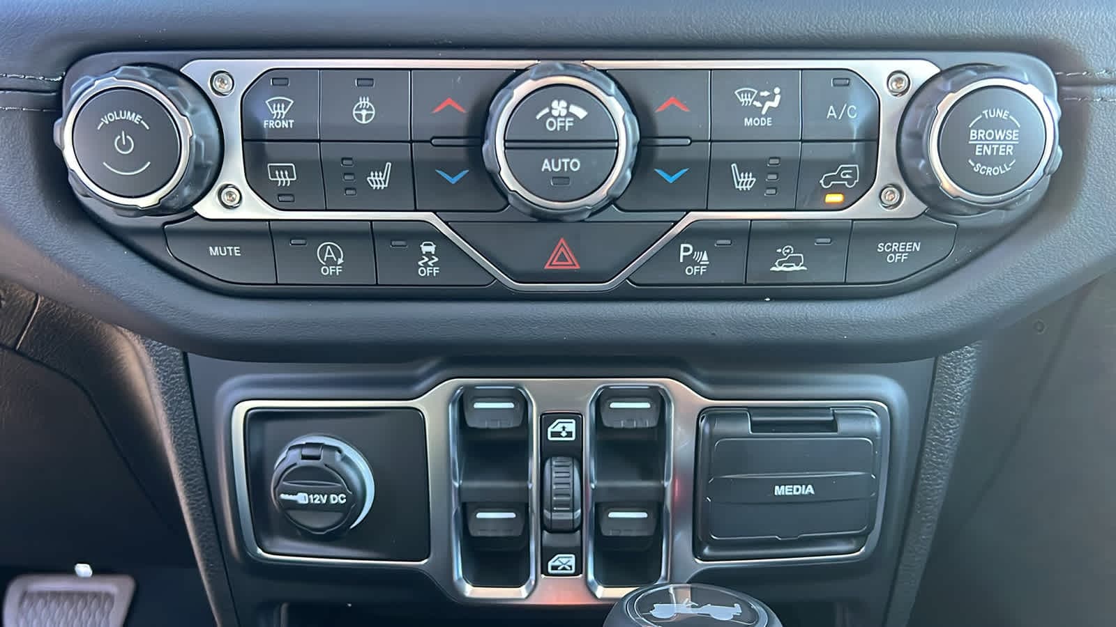 Thumbnail: 2026 Jeep Wrangler - 14