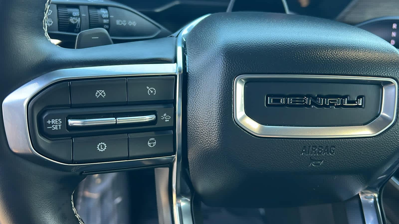 Thumbnail: 2024 GMC Acadia - 19