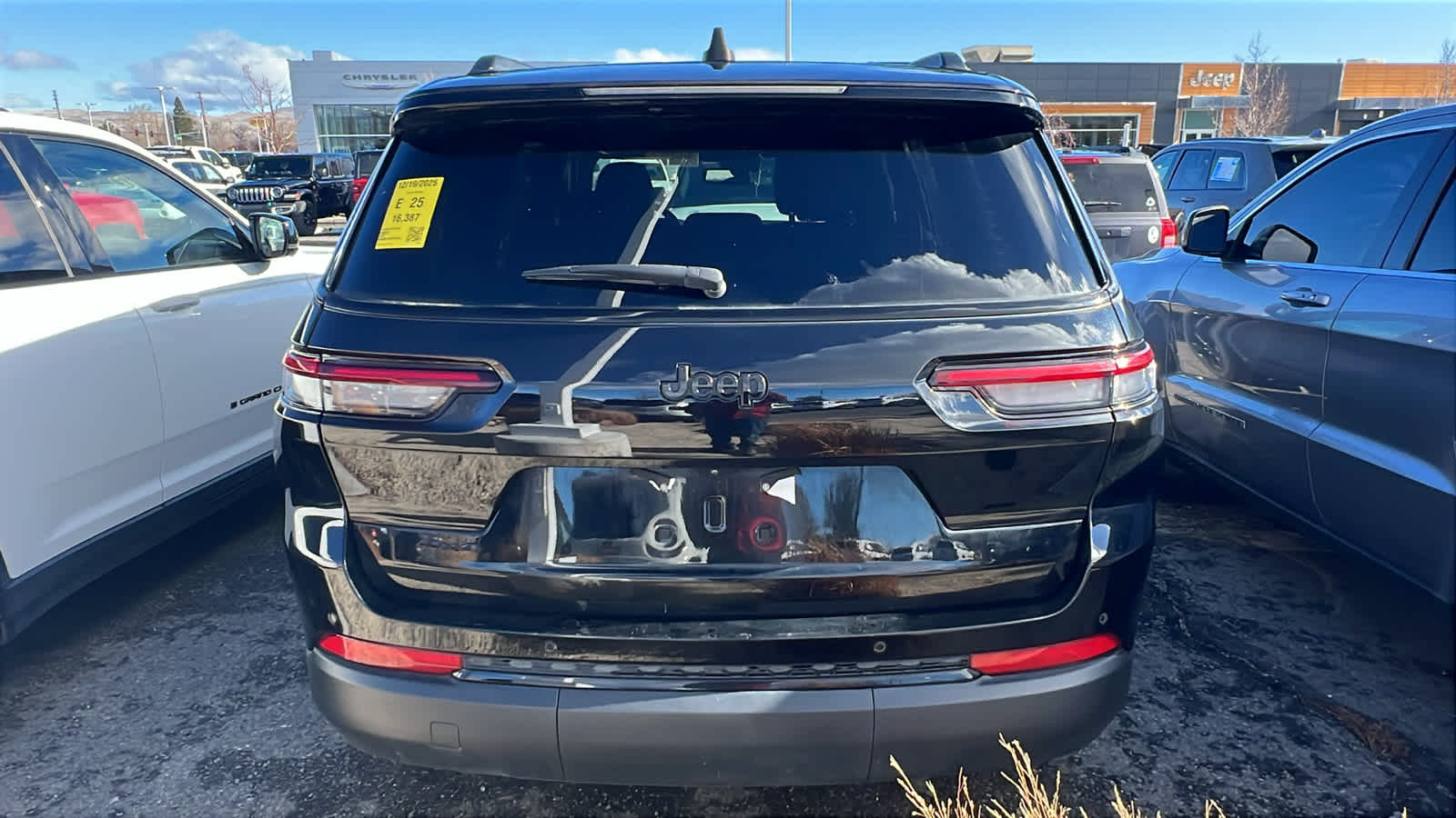 Thumbnail: 2023 Jeep Grand Cherokee - 6