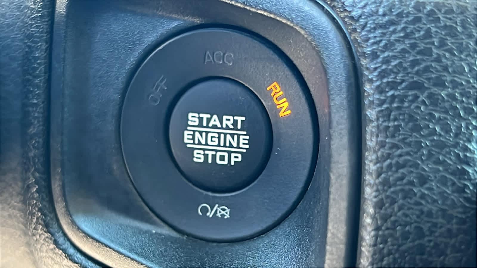 Thumbnail: 2024 Jeep Gladiator - 17