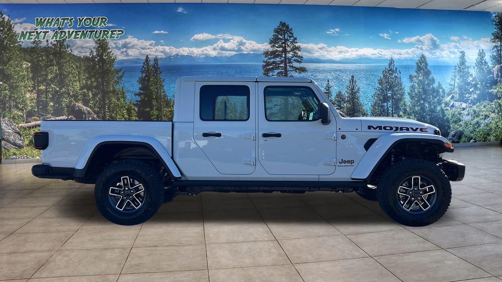 Thumbnail: 2025 Jeep Gladiator - 4