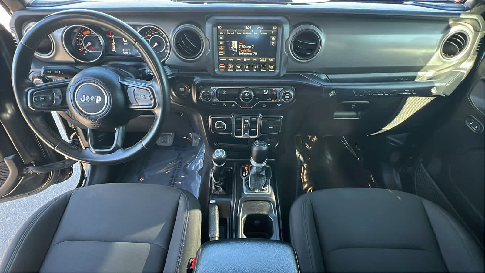 Thumbnail: 2022 Jeep Wrangler - 25