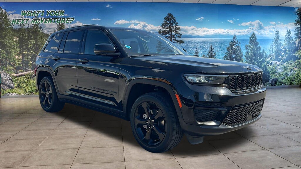 Used 2023 Jeep Grand Cherokee Altitude SUV