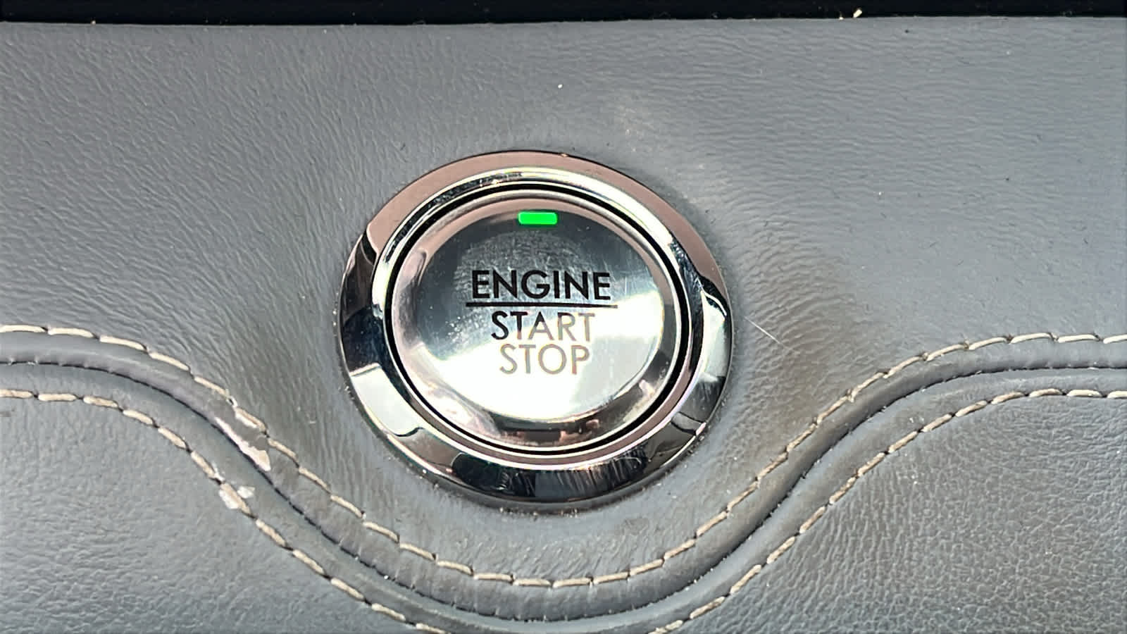 Thumbnail: 2021 Lincoln Navigator L - 17