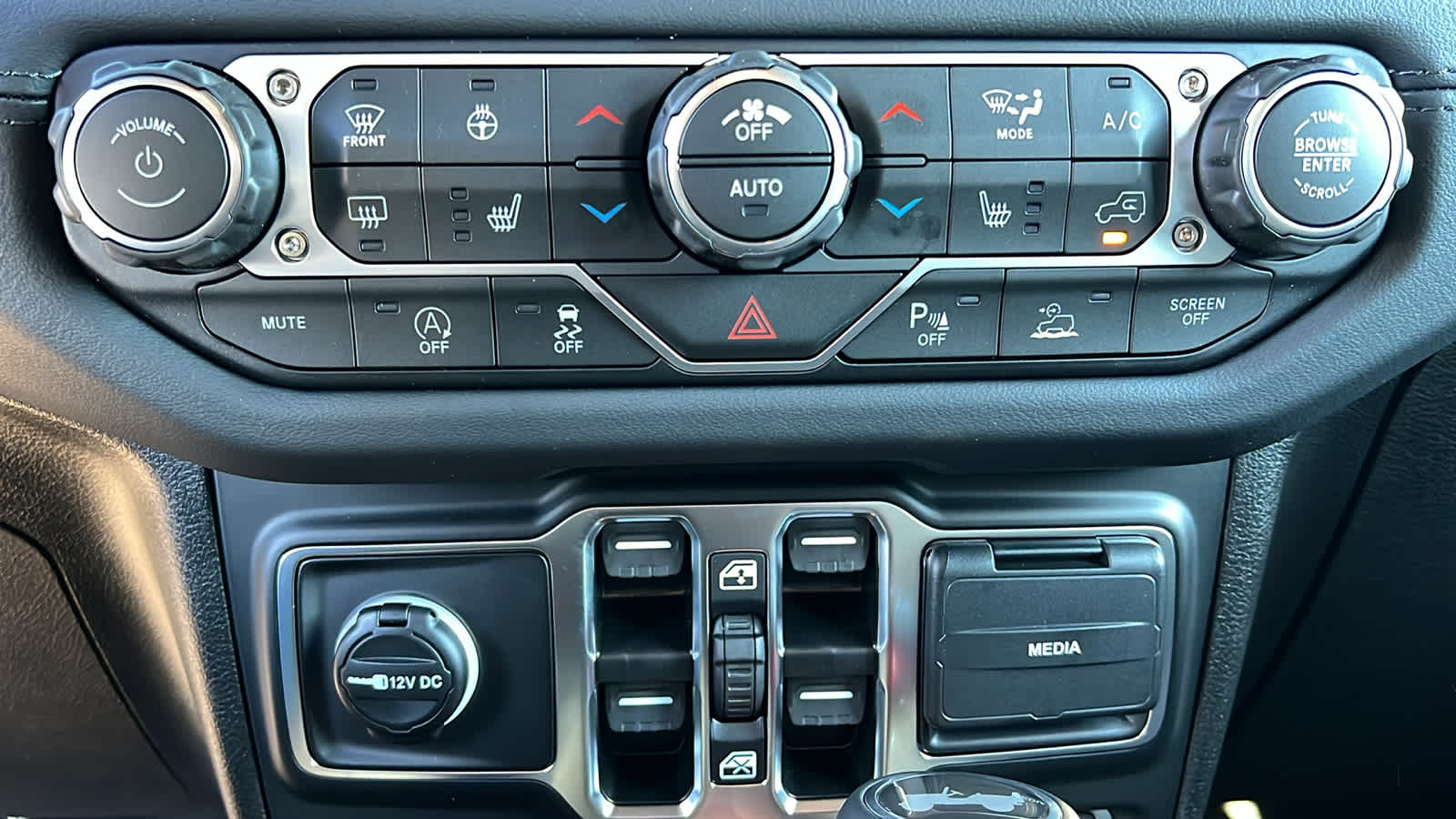 Thumbnail: 2026 Jeep Wrangler - 14