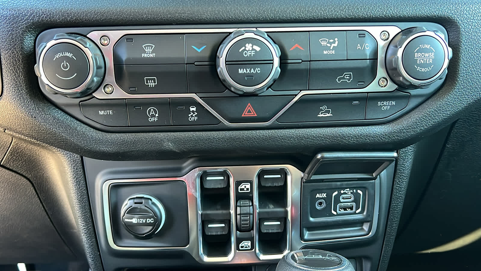 Thumbnail: 2026 Jeep Gladiator - 14