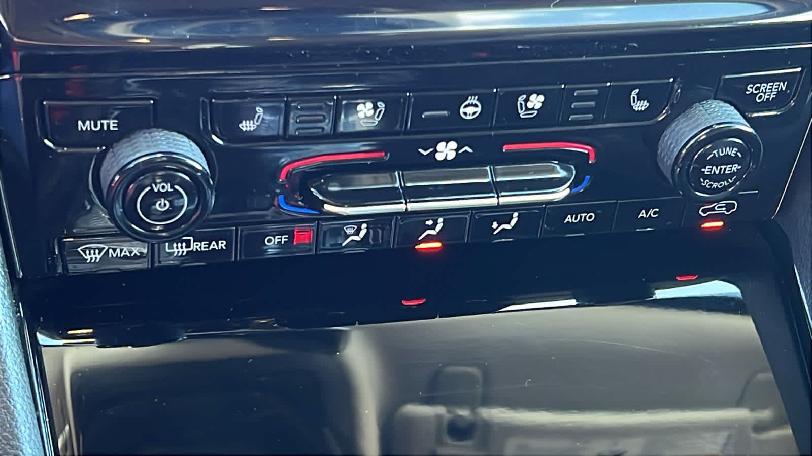 Thumbnail: 2023 Jeep Grand Cherokee - 14