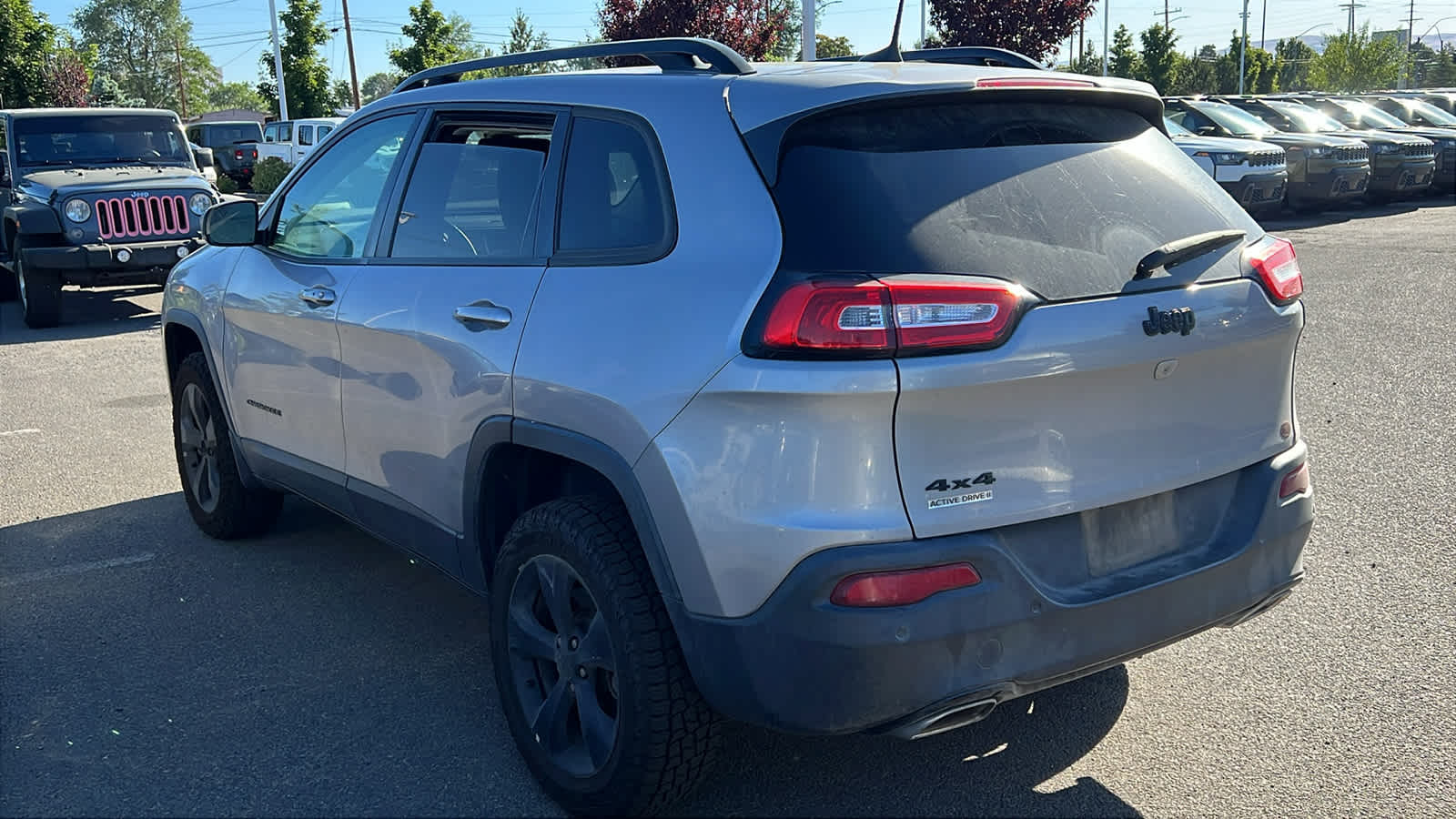 Thumbnail: 2018 Jeep Cherokee - 9