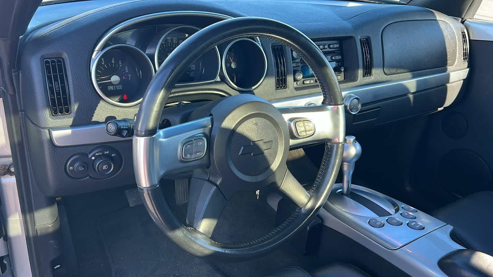 Thumbnail: 2005 Chevrolet SSR - 10