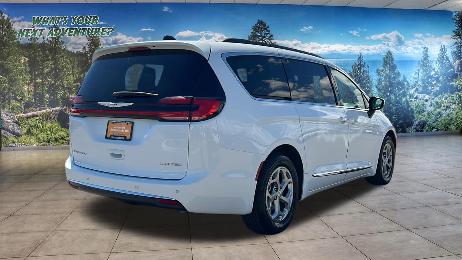 Thumbnail: 2023 Chrysler Pacifica - 5