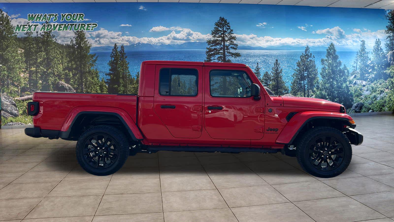Thumbnail: 2025 Jeep Gladiator - 4