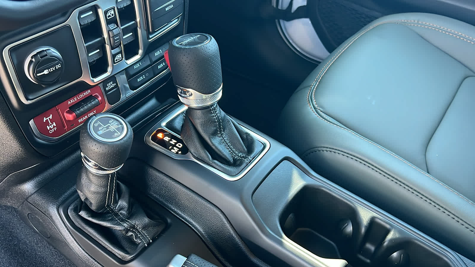 Thumbnail: 2025 Jeep Gladiator - 13