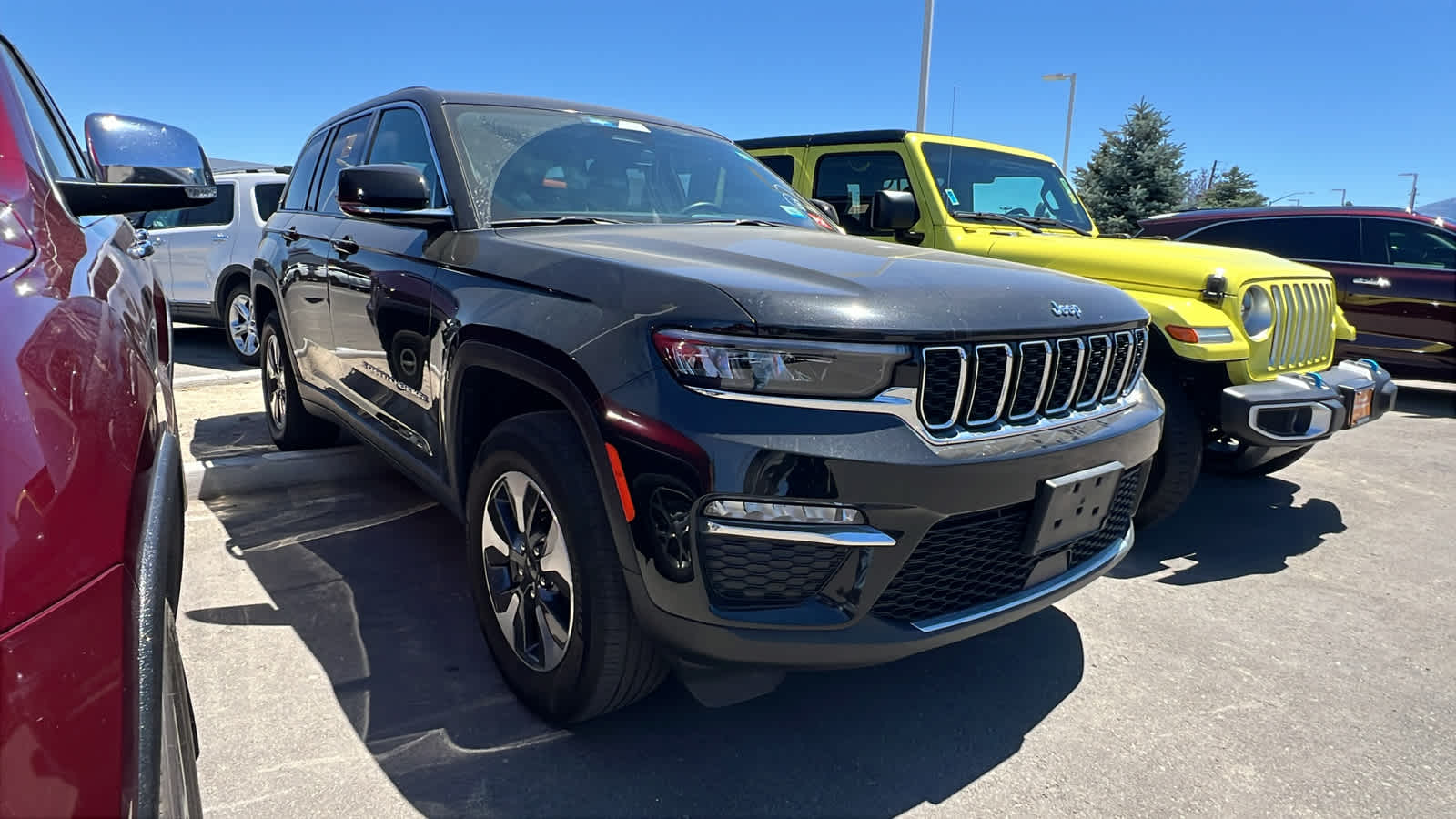 Thumbnail: 2023 Jeep Grand Cherokee - 3