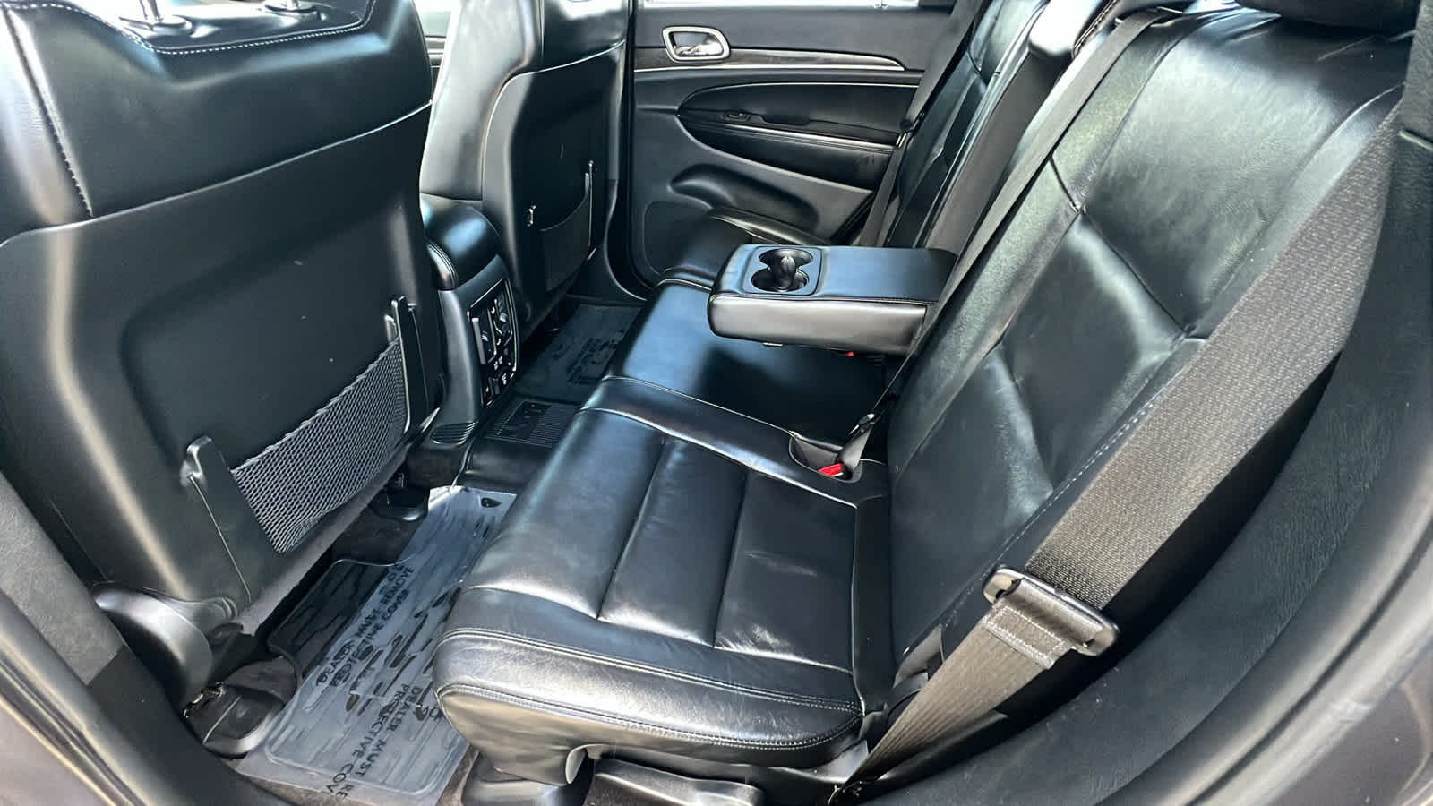 Thumbnail: 2018 Jeep Grand Cherokee - 24