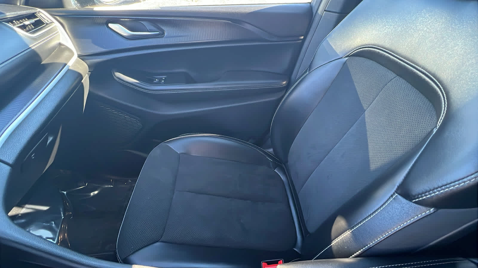 Thumbnail: 2024 Jeep Grand Cherokee - 12