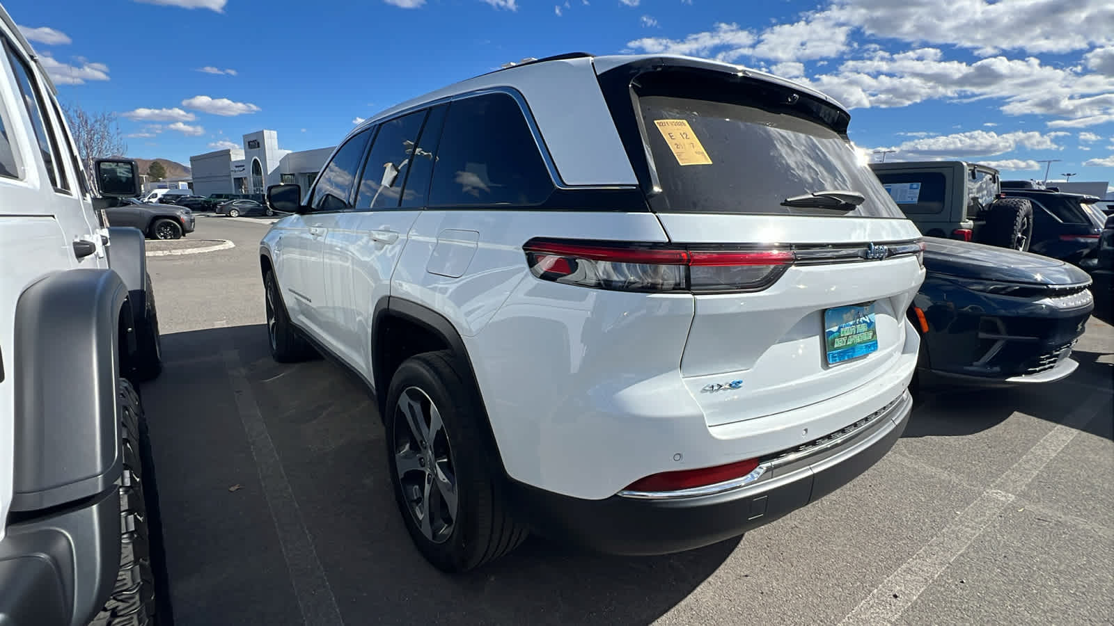 Thumbnail: 2022 Jeep Grand Cherokee - 6