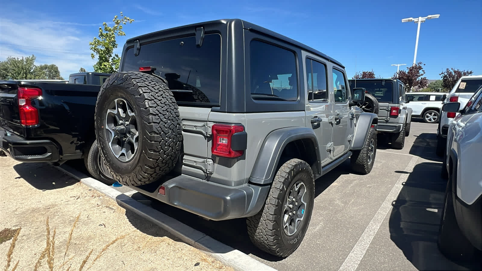 Thumbnail: 2022 Jeep Wrangler - 4