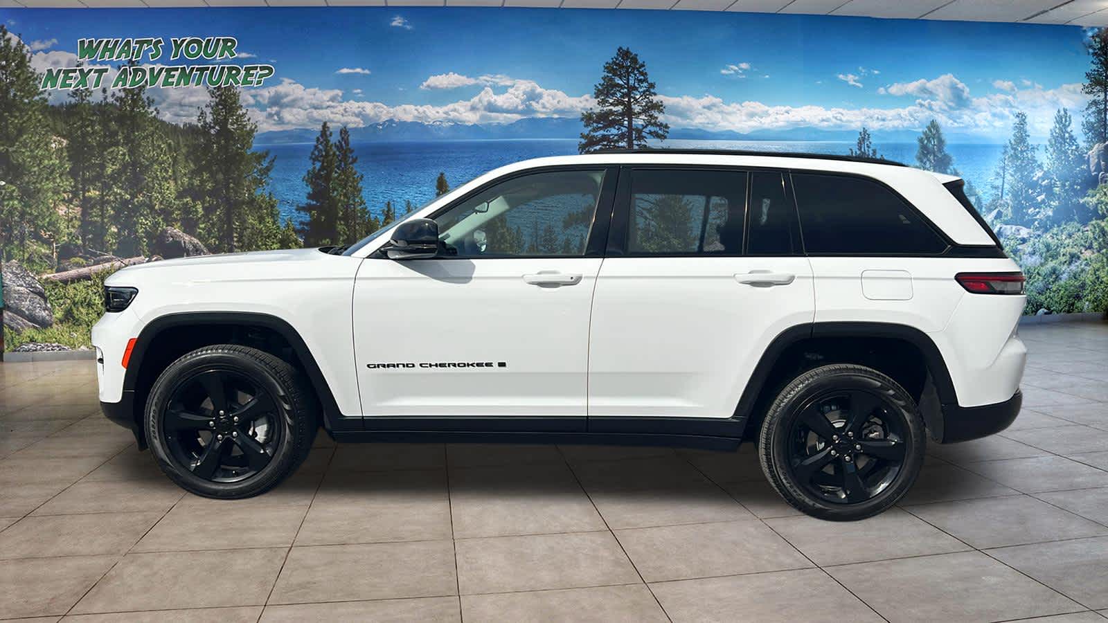 Thumbnail: 2023 Jeep Grand Cherokee - 8
