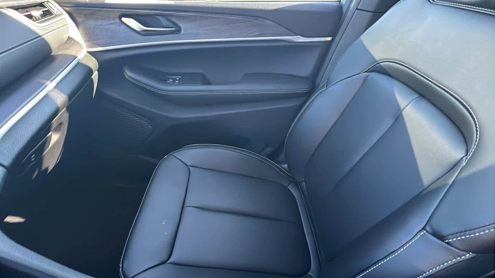 Thumbnail: 2025 Jeep Grand Cherokee - 12