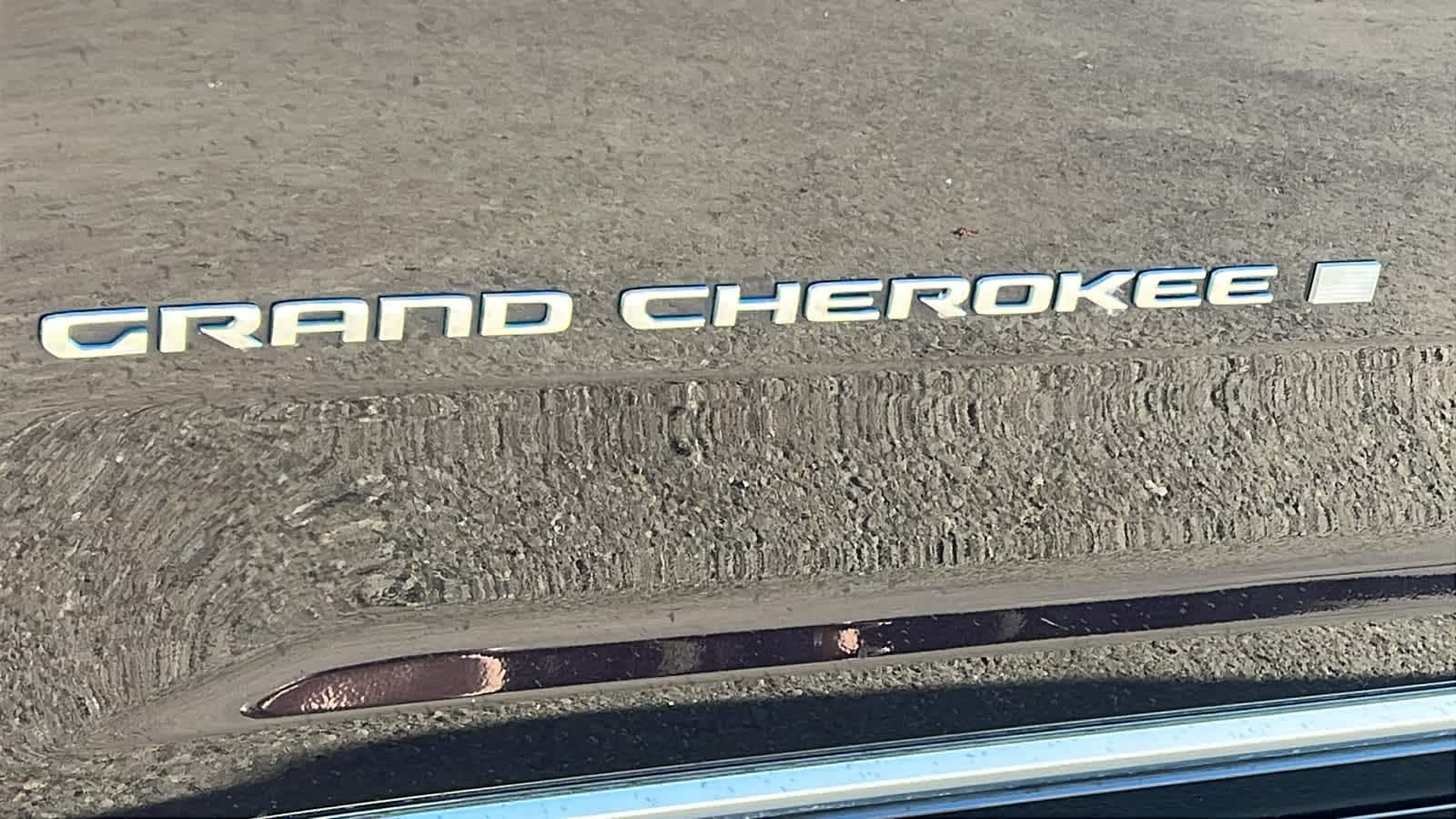 Thumbnail: 2022 Jeep Grand Cherokee - 28