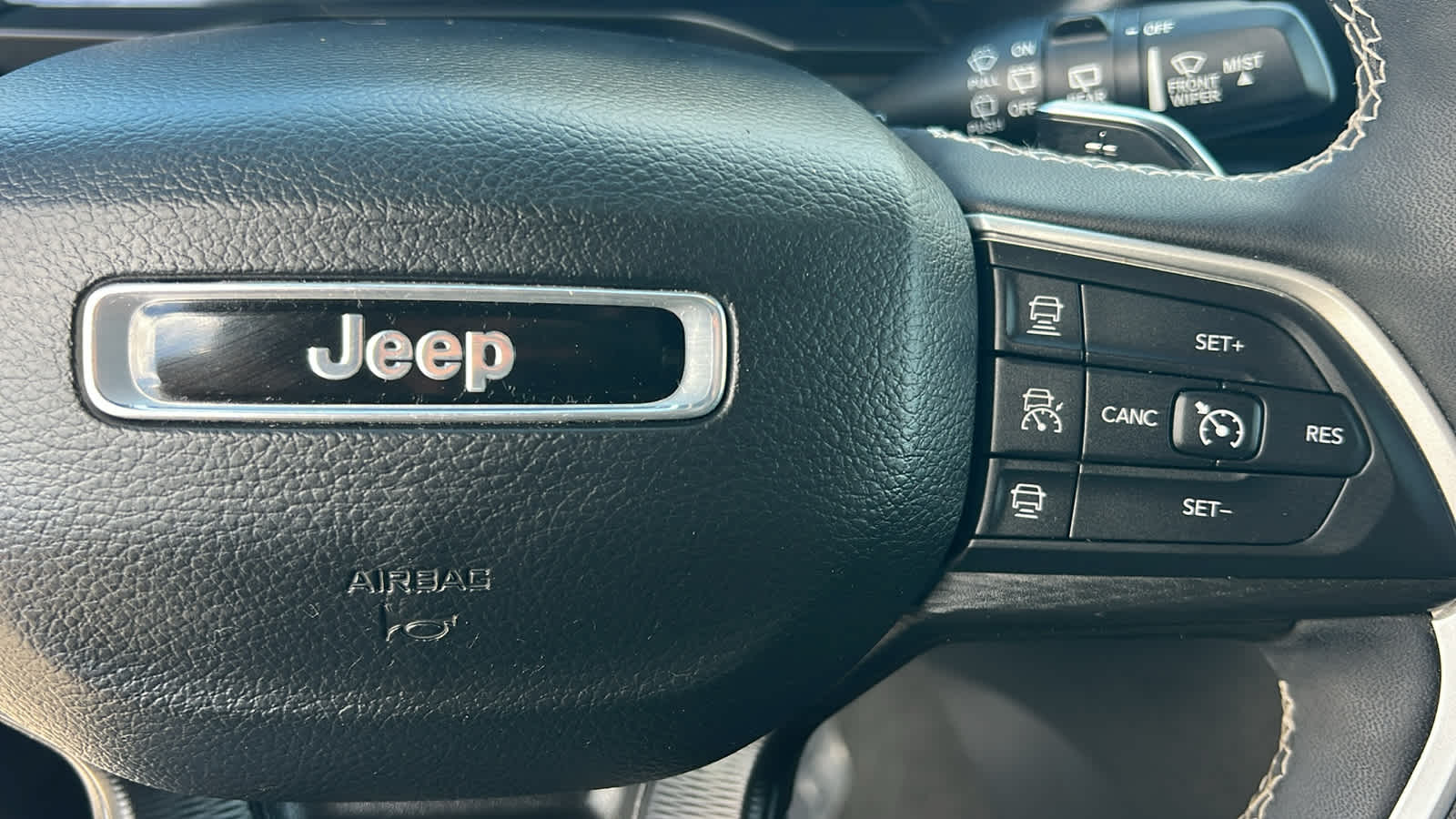 Thumbnail: 2023 Jeep Grand Cherokee - 20
