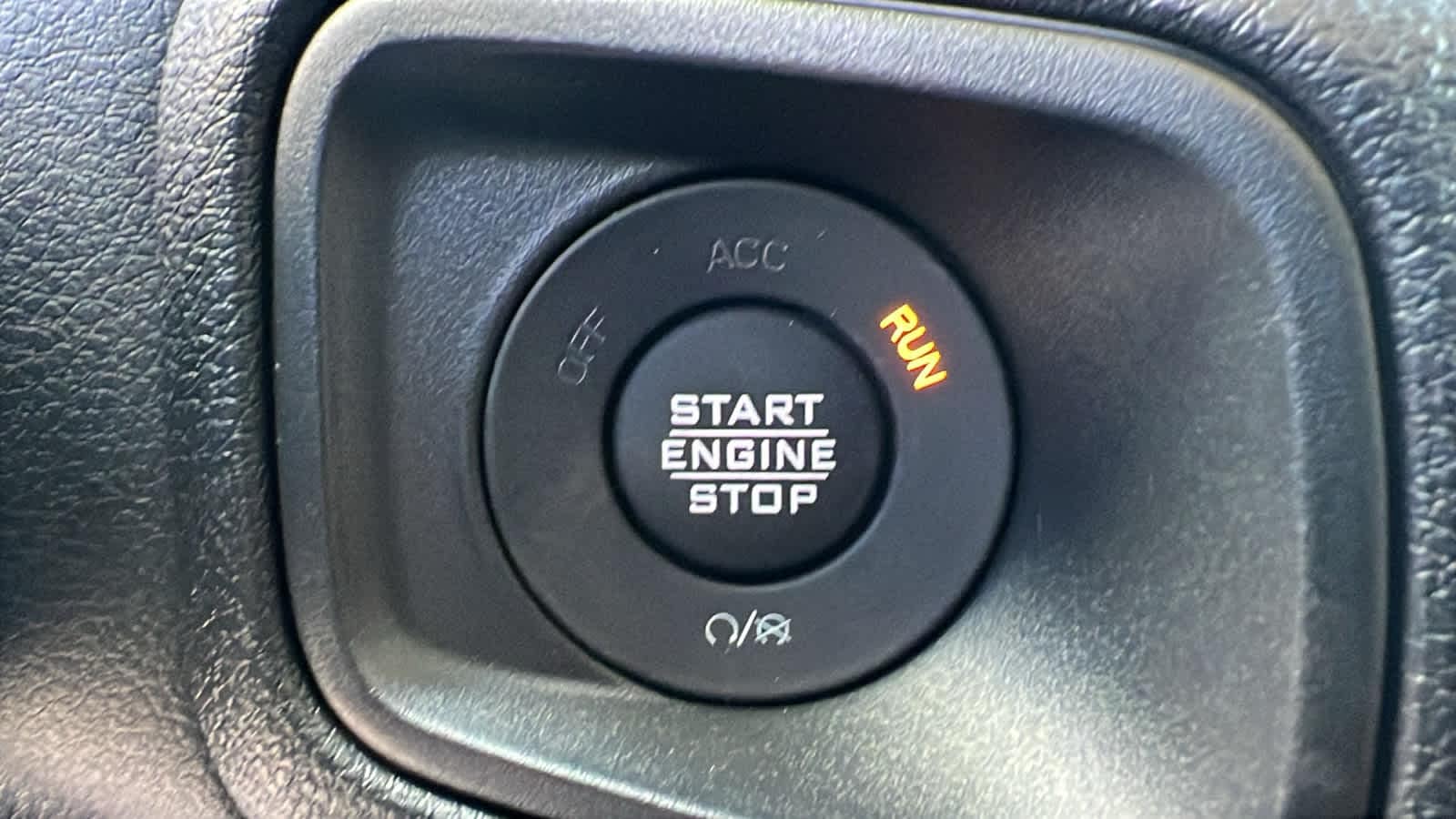 Thumbnail: 2026 Jeep Gladiator - 17