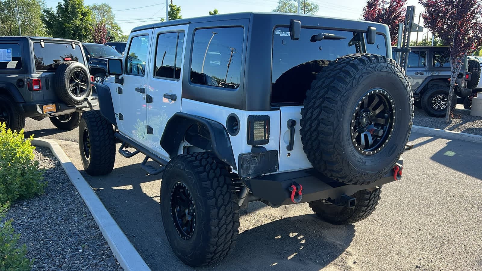 Thumbnail: 2015 Jeep Wrangler - 7