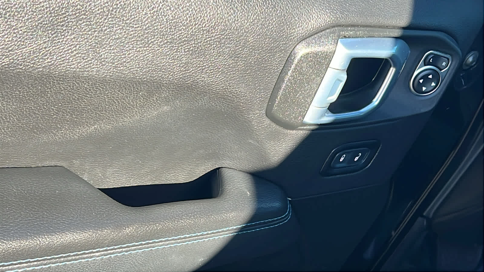 Thumbnail: 2021 Jeep Wrangler - 22