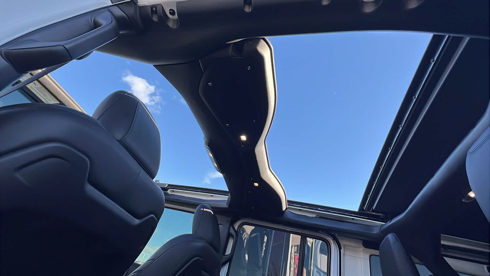 Thumbnail: 2025 Jeep Wrangler - 32