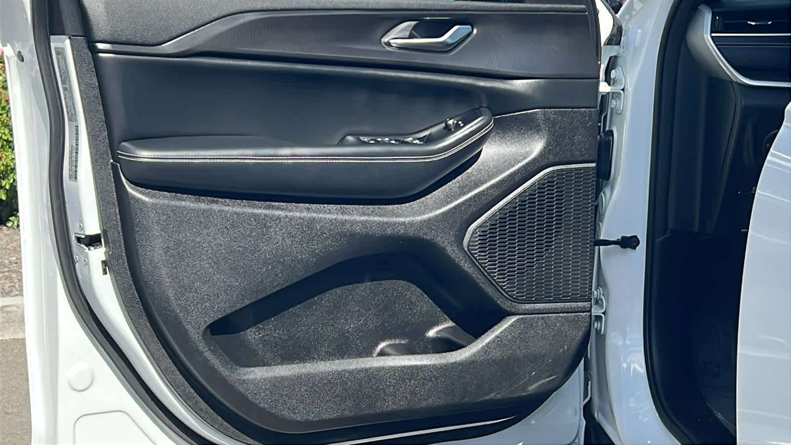 Thumbnail: 2023 Jeep Grand Cherokee - 23