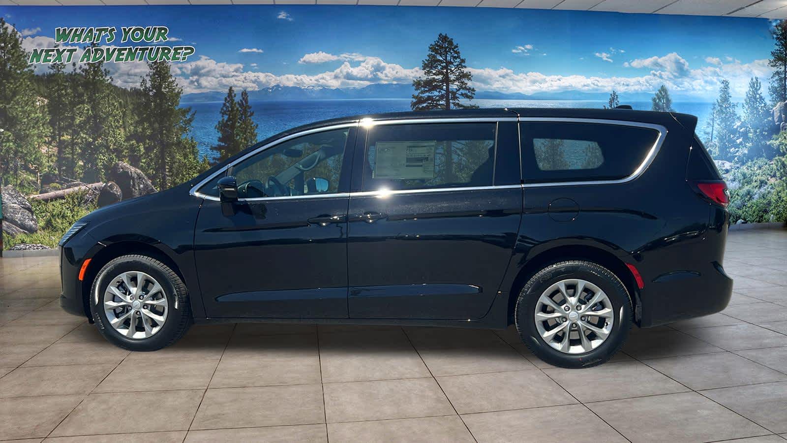 Thumbnail: 2027 Chrysler Pacifica - 8