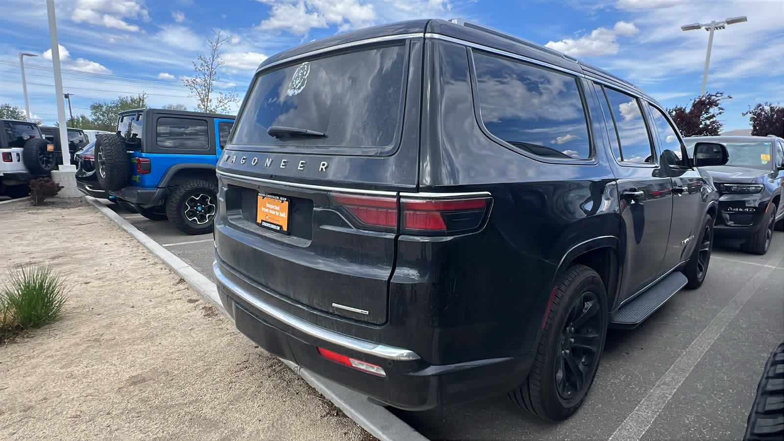 Thumbnail: 2023 Jeep Wagoneer - 5