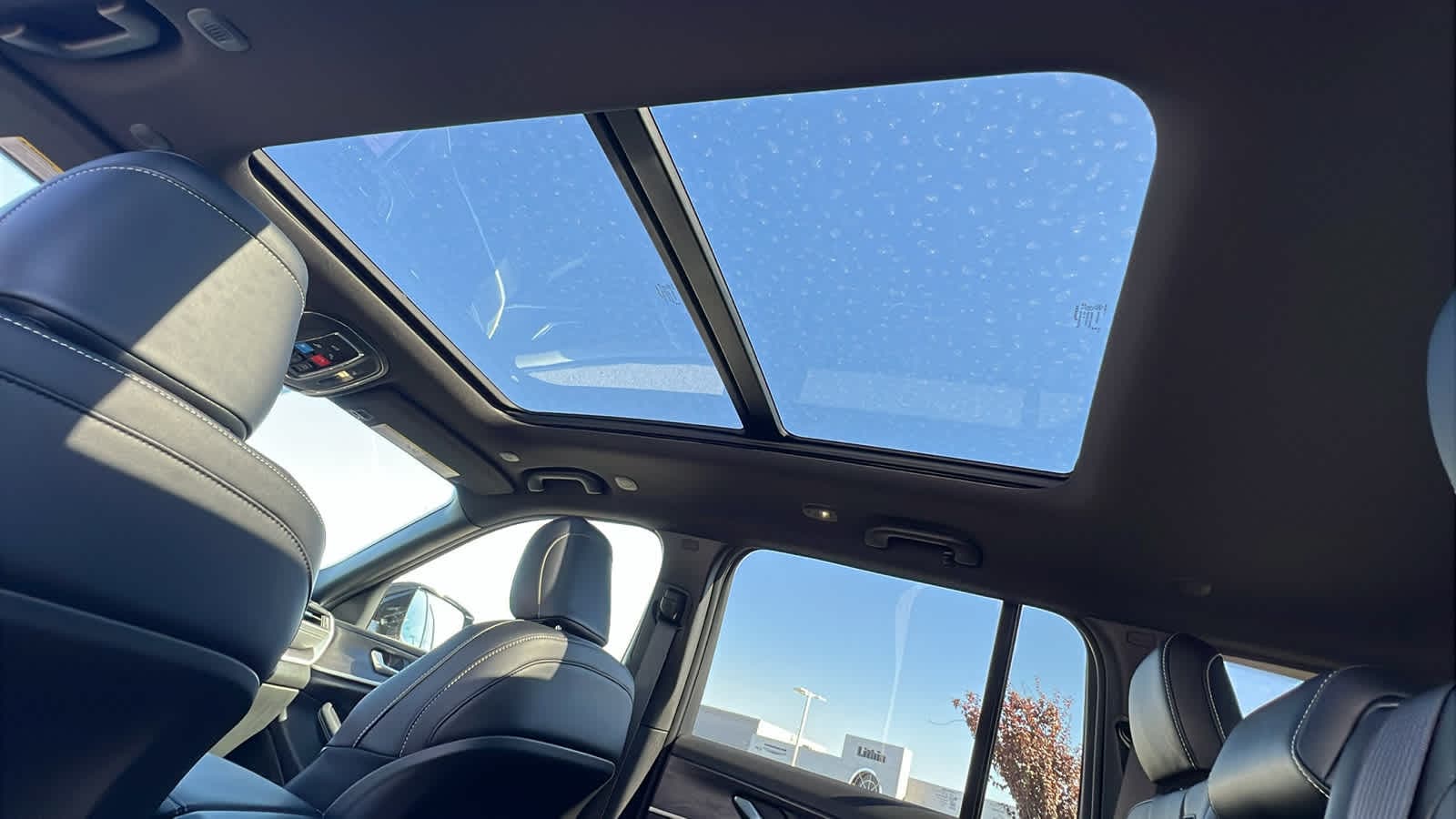 Thumbnail: 2025 Jeep Grand Cherokee - 31