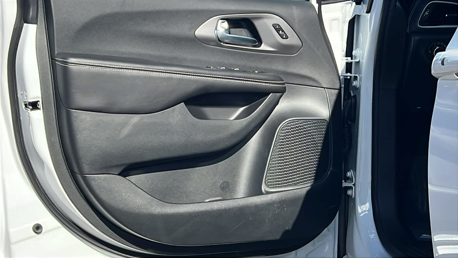 Thumbnail: 2026 Chrysler Pacifica - 23