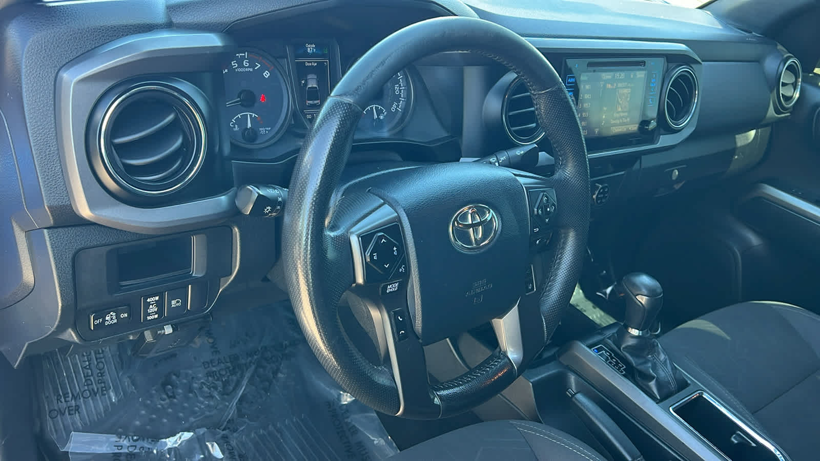 Thumbnail: 2018 Toyota Tacoma - 9