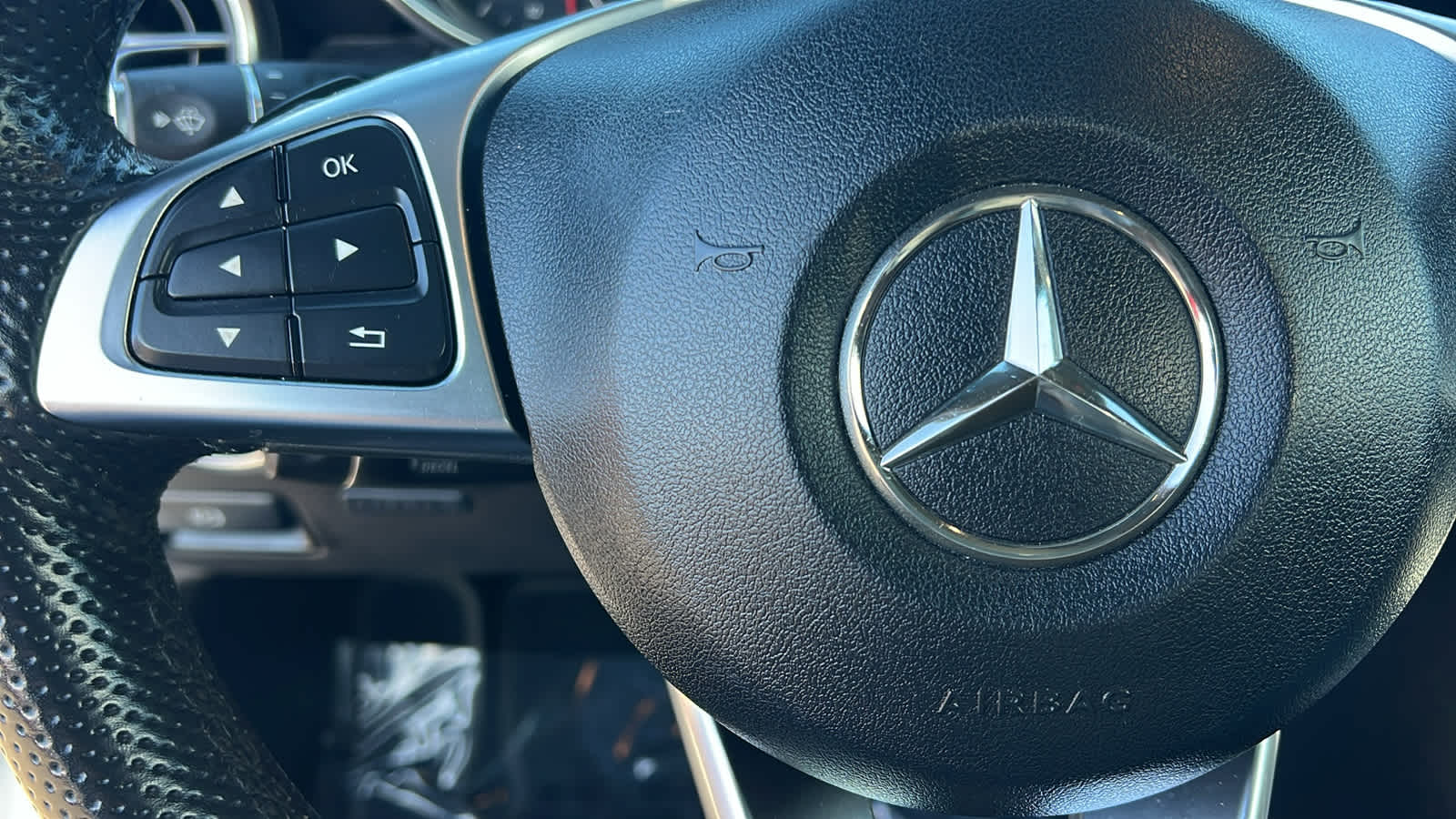 Thumbnail: 2017 Mercedes-Benz SLC - 19