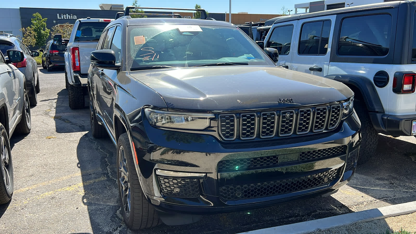 Thumbnail: 2023 Jeep Grand Cherokee - 3