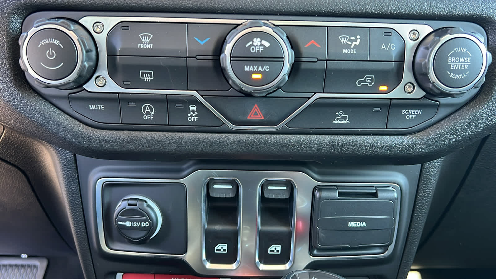 Thumbnail: 2026 Jeep Wrangler - 14