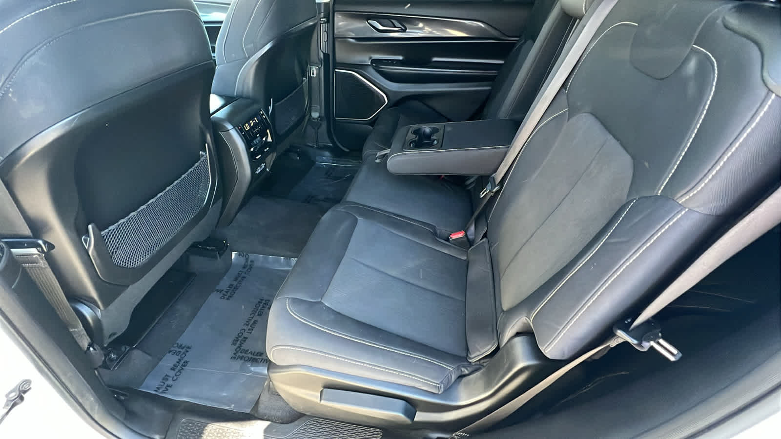 Thumbnail: 2021 Jeep Grand Cherokee L - 24