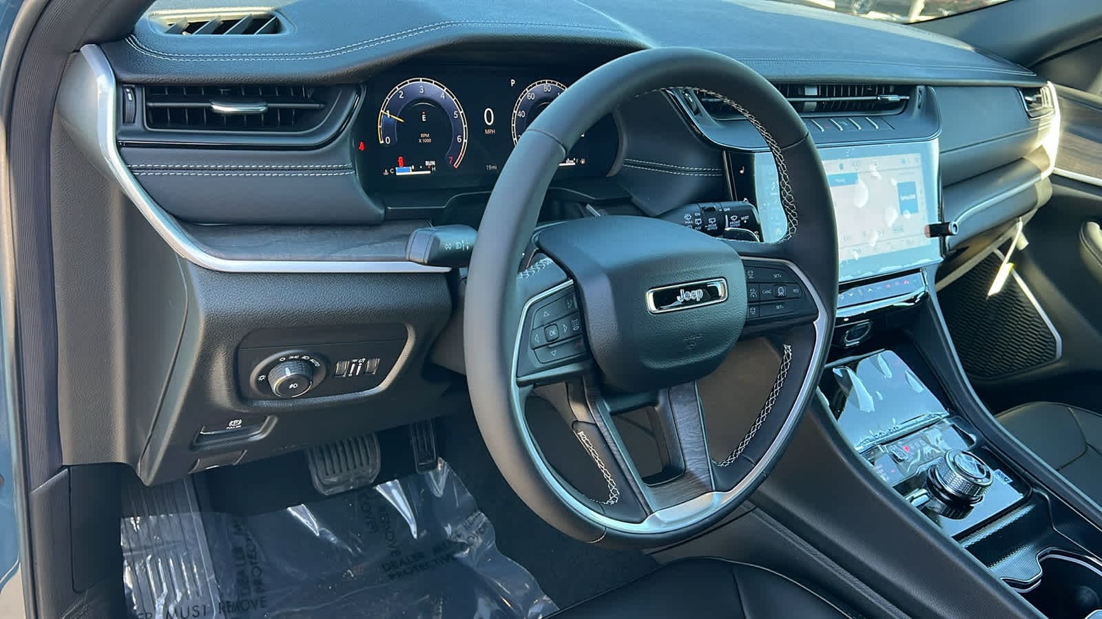 Thumbnail: 2026 Jeep Grand Cherokee L - 10