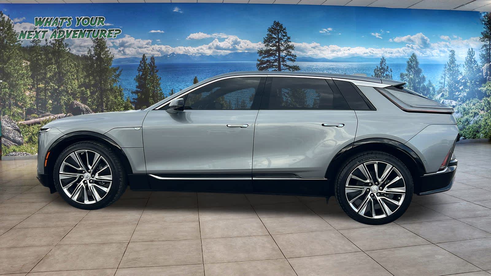 Thumbnail: 2024 Cadillac Lyriq - 8