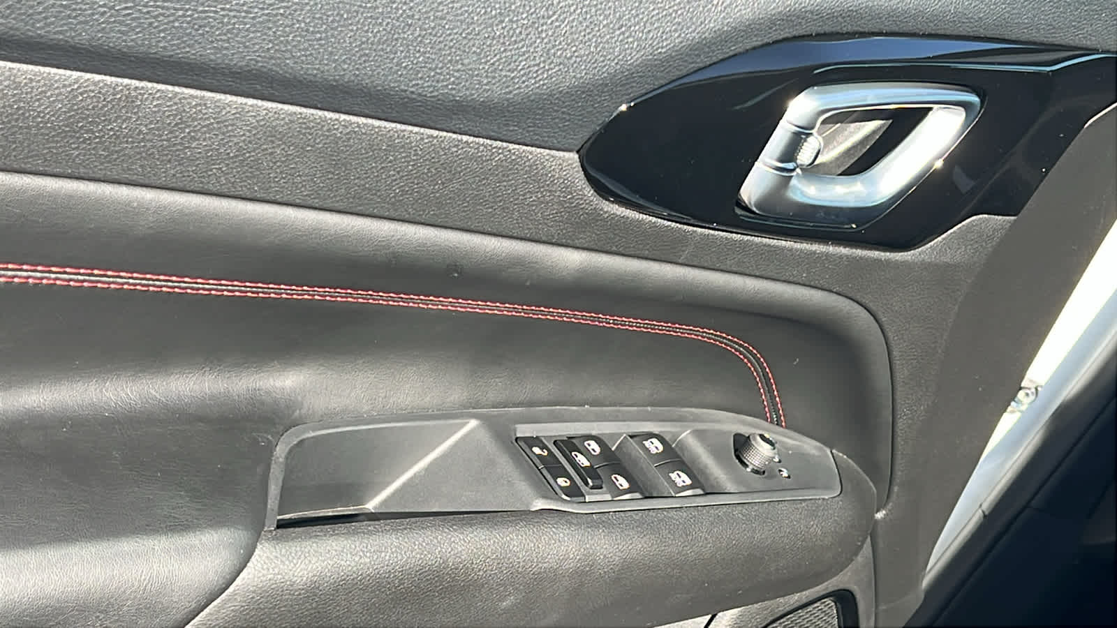 Thumbnail: 2026 Jeep Compass - 22