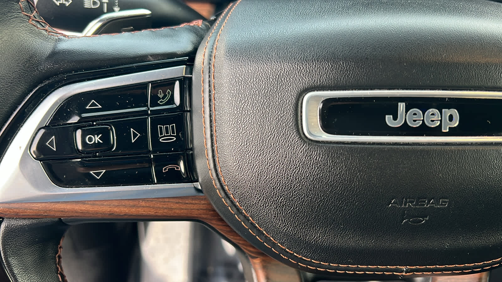 Thumbnail: 2022 Jeep Grand Cherokee - 19