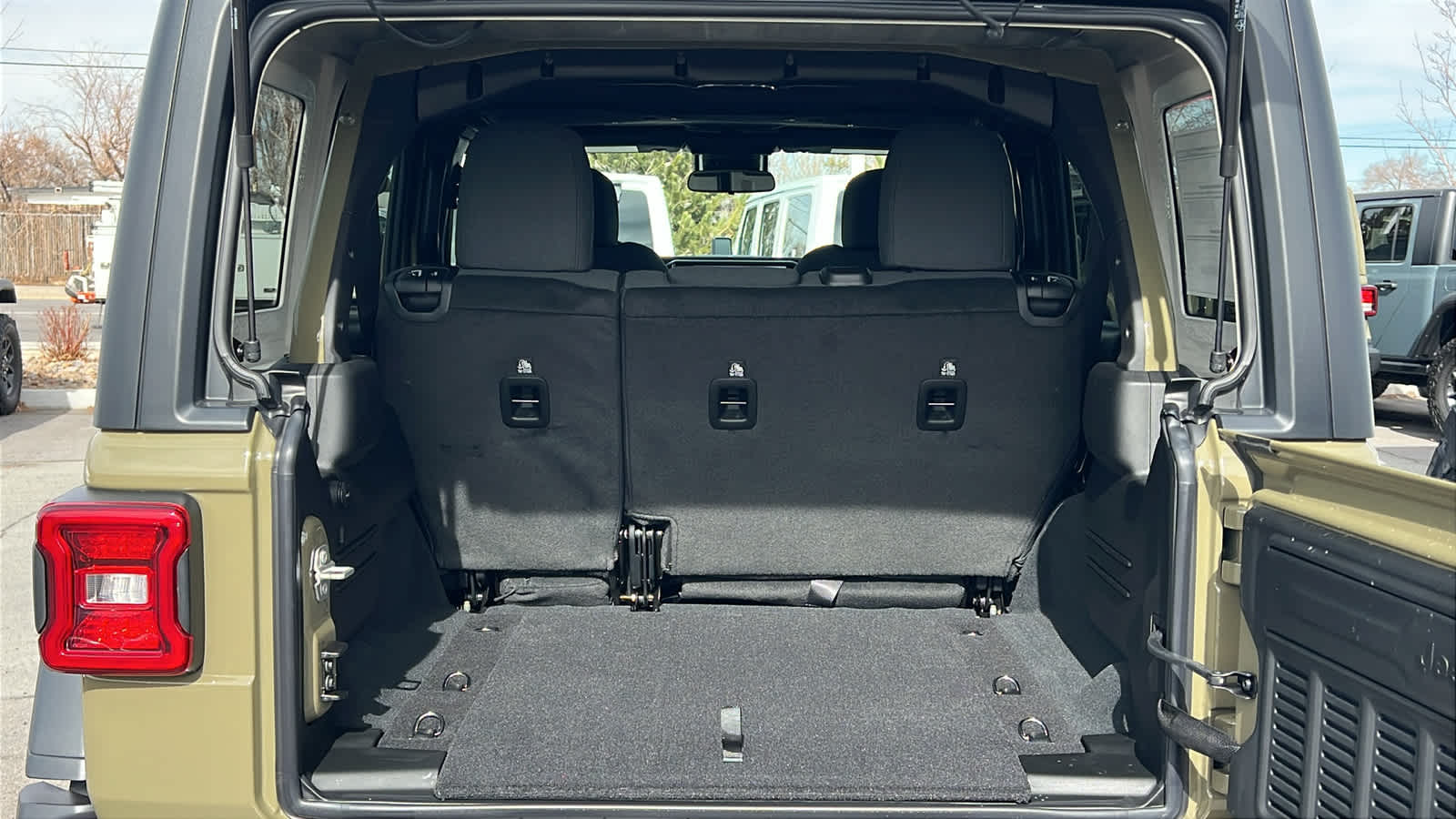 2025 Jeep Wrangler Rubicon 19