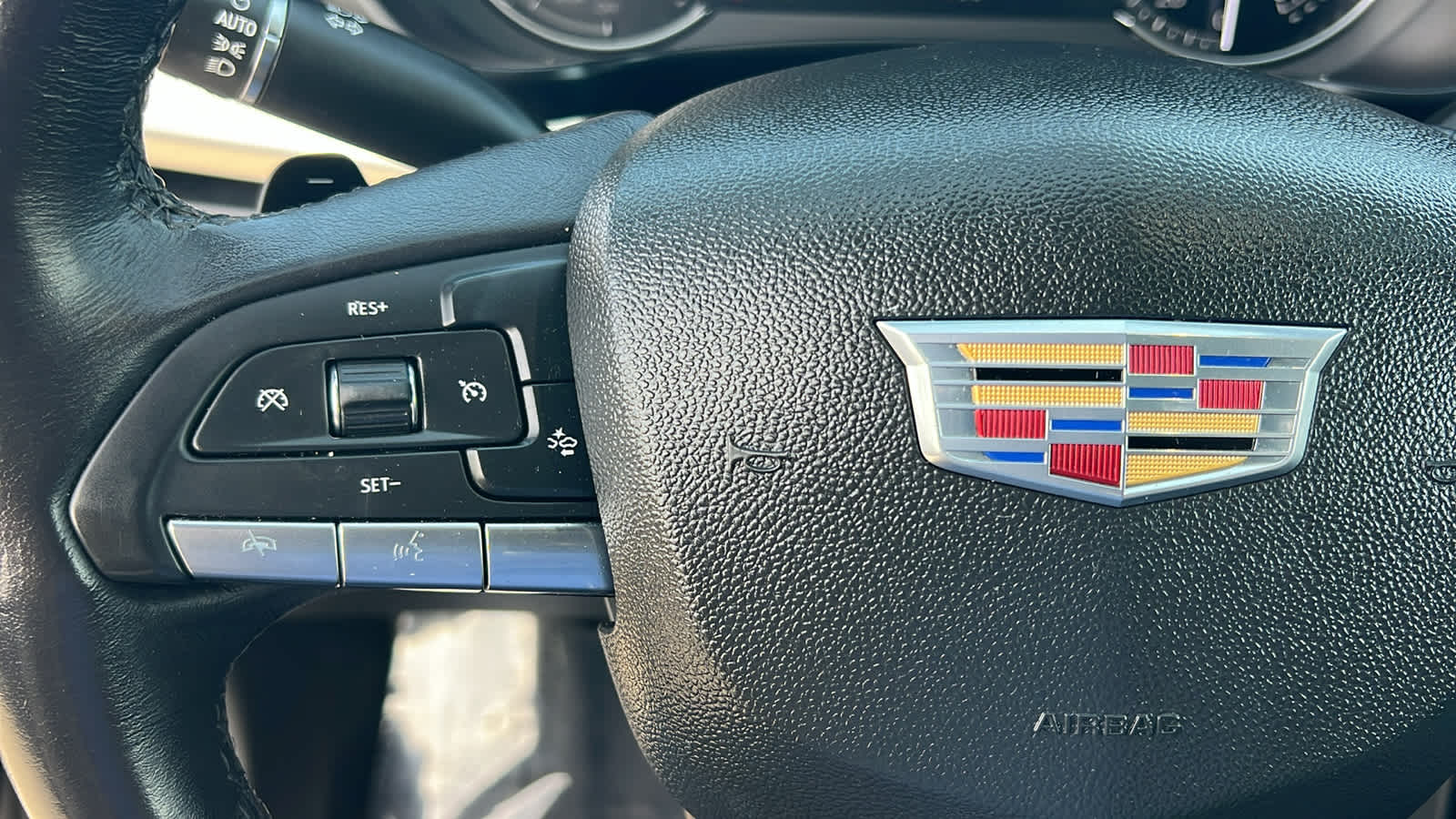 Thumbnail: 2023 Cadillac XT4 - 19