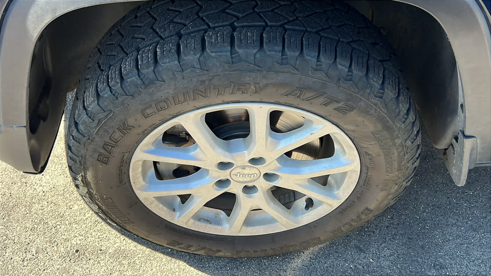 Thumbnail: 2018 Jeep Cherokee - 5