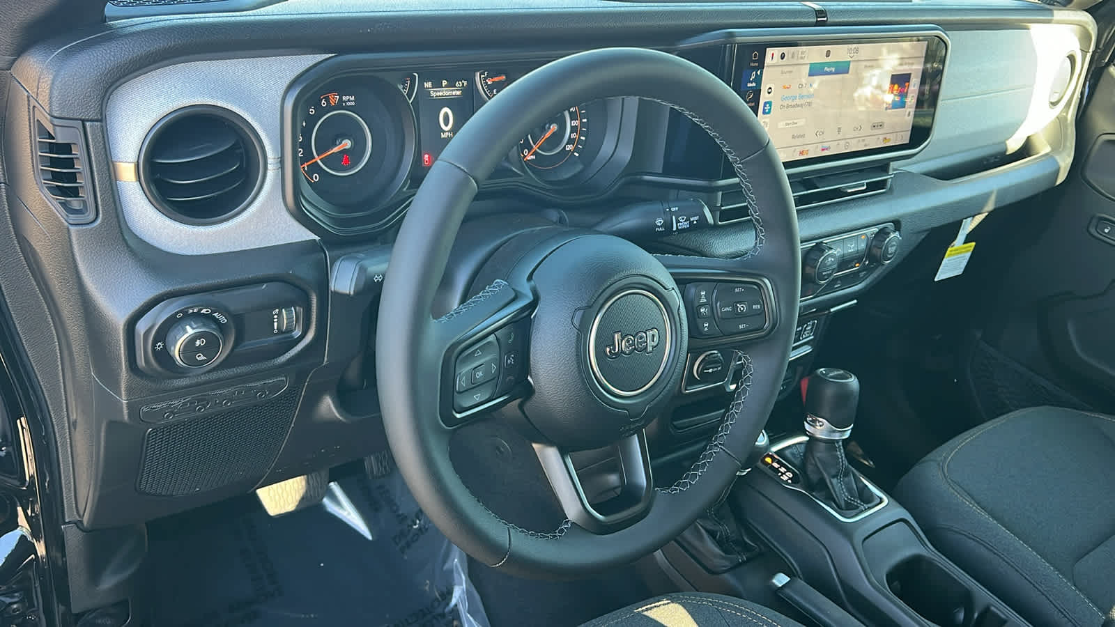 Thumbnail: 2026 Jeep Gladiator - 10