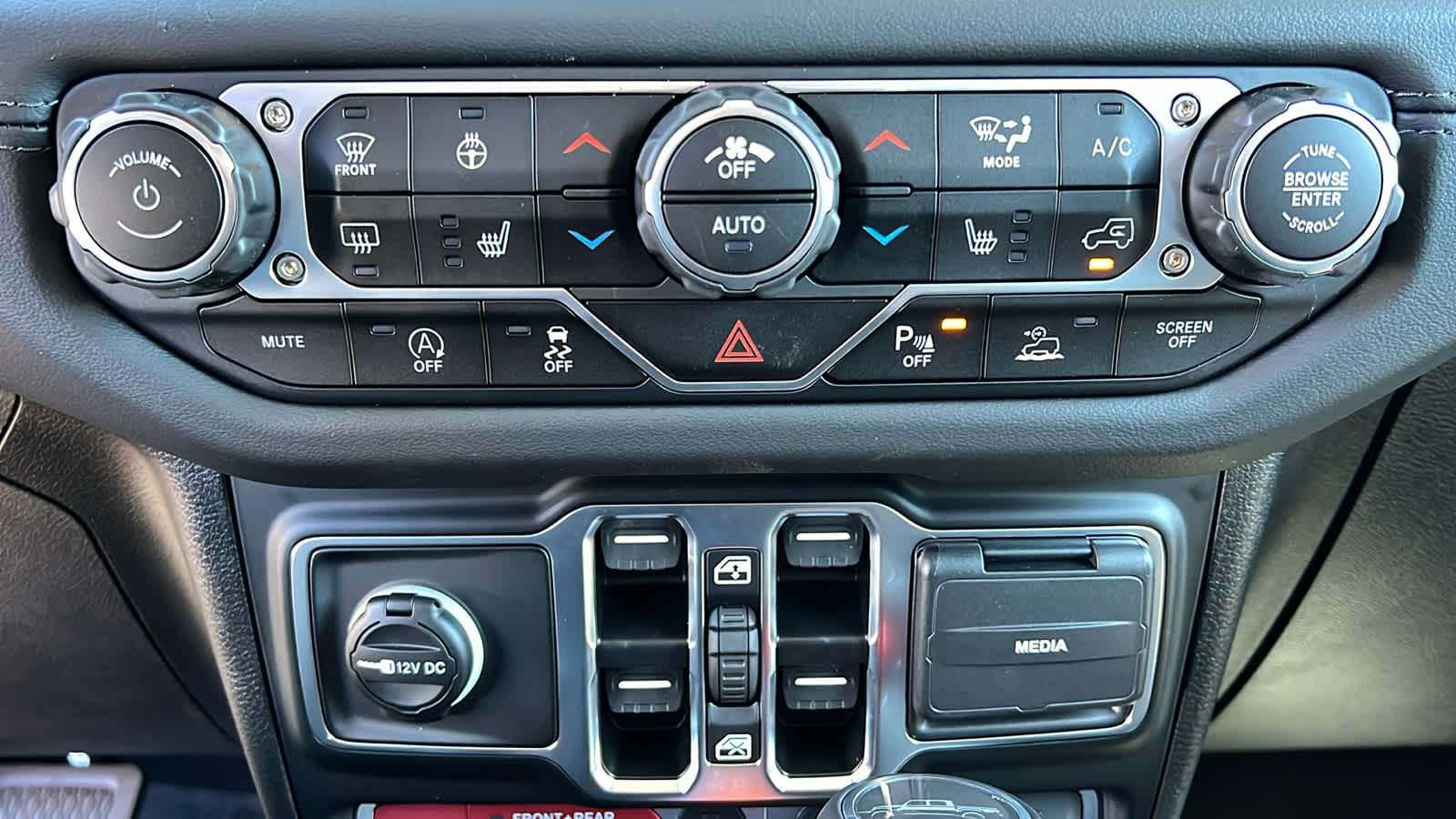 Thumbnail: 2025 Jeep Gladiator - 14